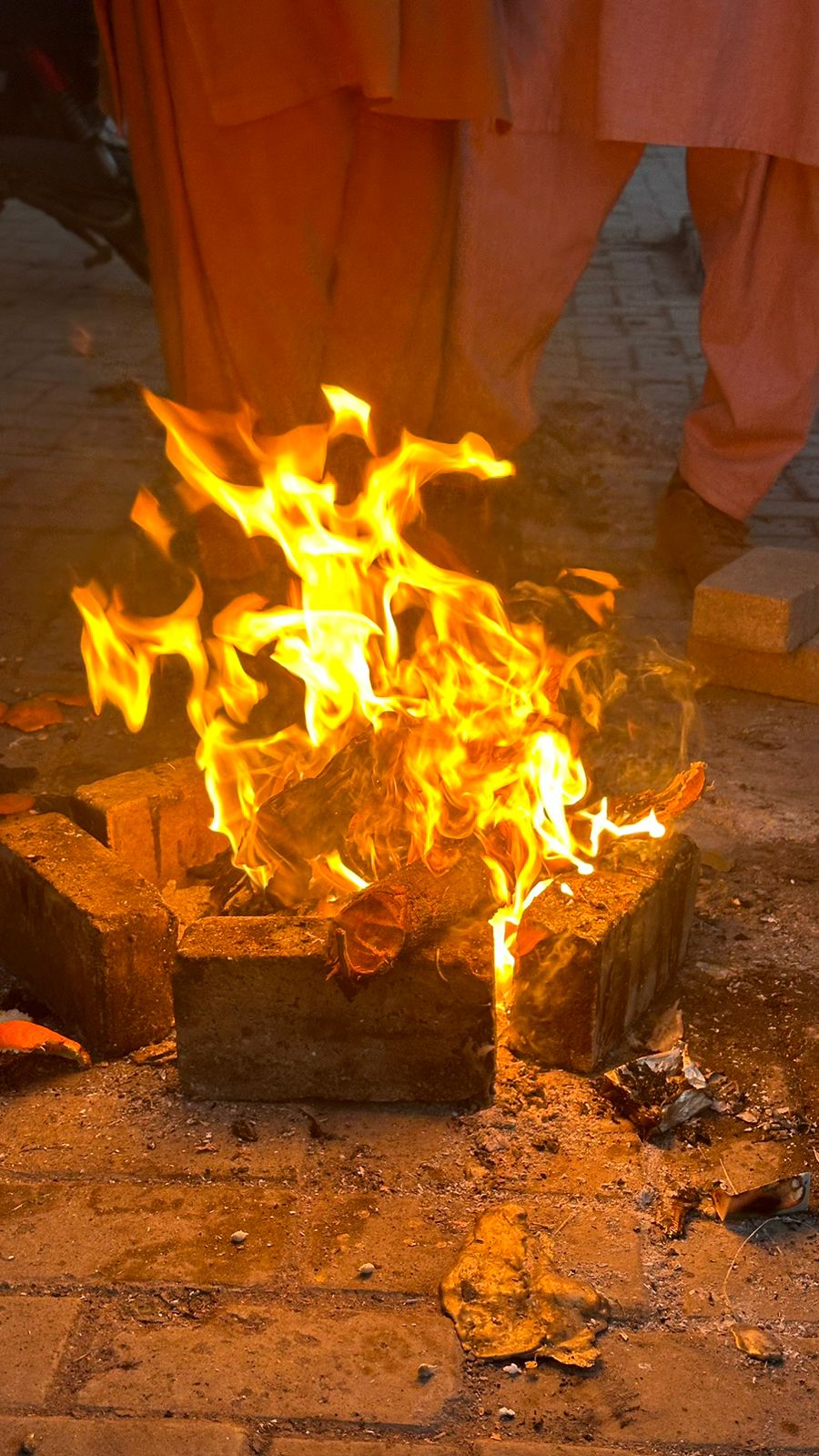 Ghareebo Ka Heater In Winter